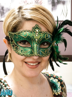donne in maschera e non - situazioni reali -scambismo