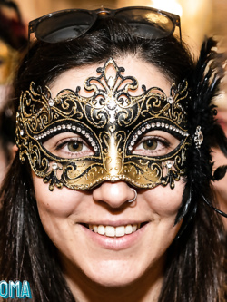 donne in maschera e non - situazioni reali -scambismo
