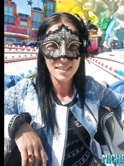 donne in maschera e non - situazioni reali -scambismo