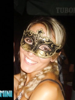 donne in maschera e non - situazioni reali -scambismo