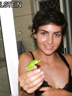 Set- and Costume Designer Loren Elstein nude in public (4)