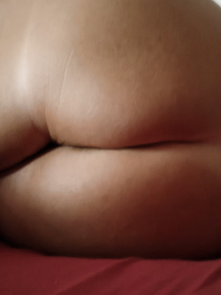 La mia amica sempre vogliosa di farsi rompere il culo pronta