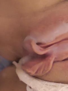 Le sborro sulla fica calda