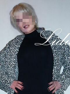 Mia moglie elegante puttanona